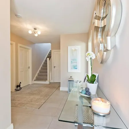 ゲストハウス In Guest - Modern Cosy 15 Mins To Dublin Airport City