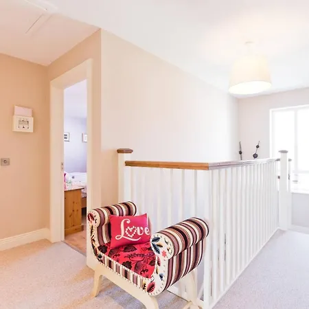 In Guest - Modern Cosy 15 Mins To Dublin Airport City ゲストハウス *